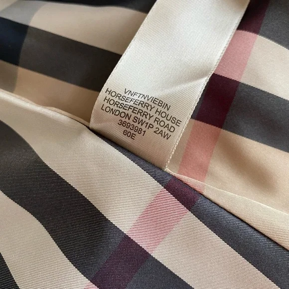 🌼 AUTHENTIC - Burberry Kids Classic Trench Coat 🌼 - Picture 8 of 10